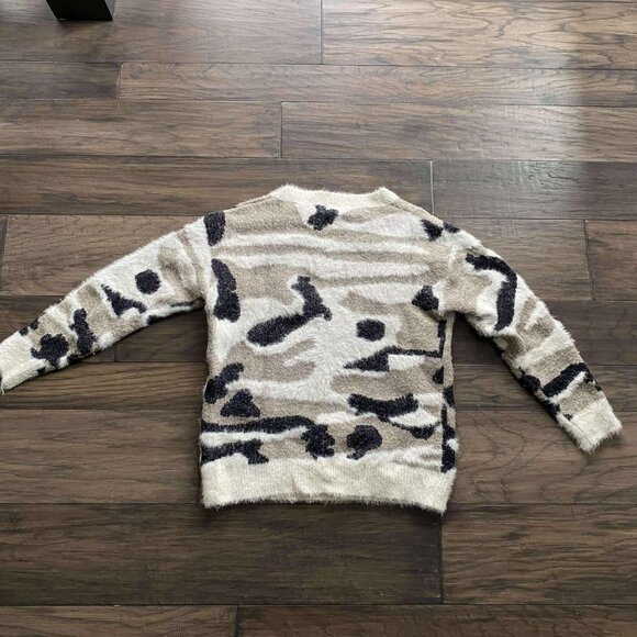 Women's Size Small Sweater - Picture 4 of 4